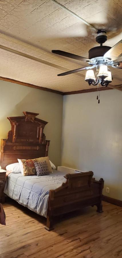 Historic Calumet Inn Pipestone Kültér fotó