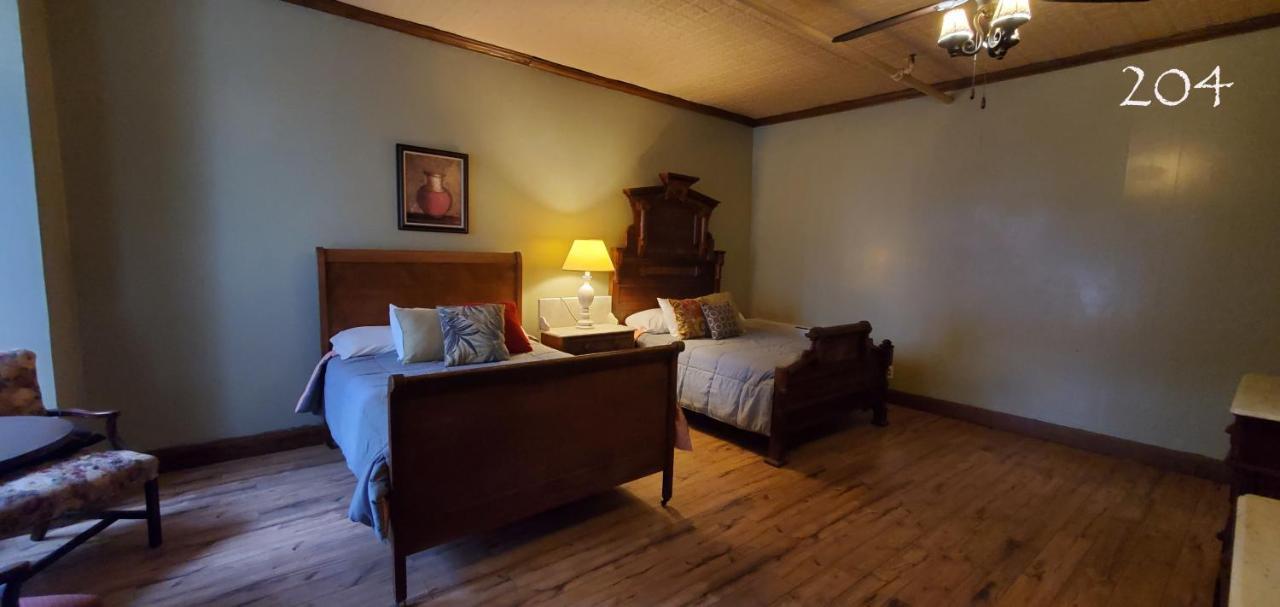 Historic Calumet Inn Pipestone Kültér fotó
