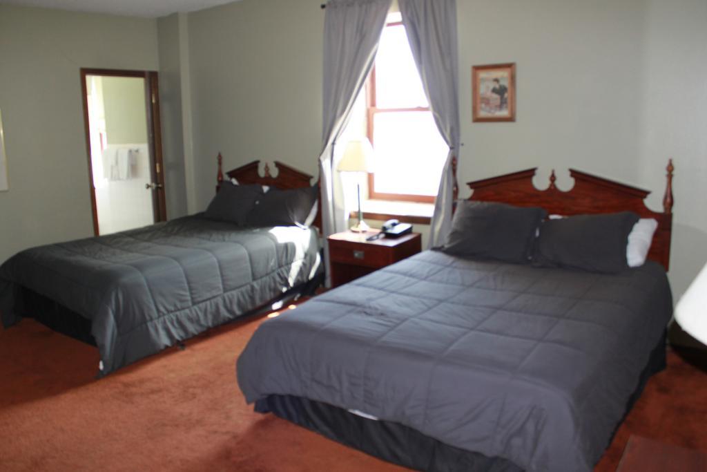 Historic Calumet Inn Pipestone Kültér fotó