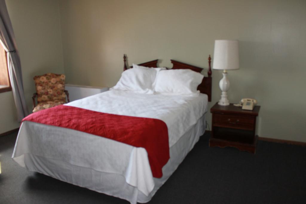 Historic Calumet Inn Pipestone Kültér fotó