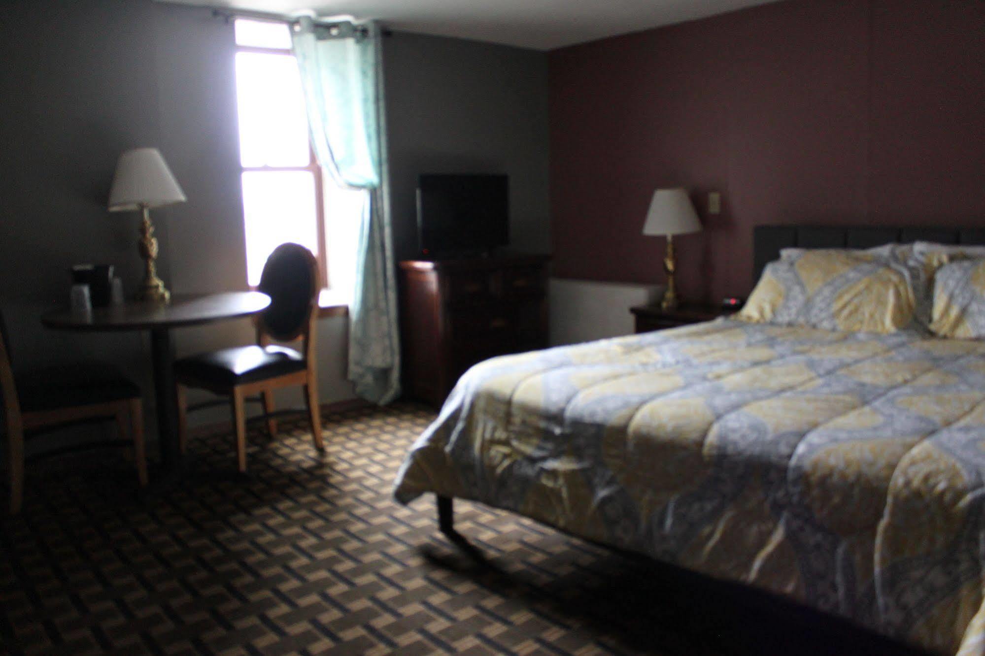 Historic Calumet Inn Pipestone Kültér fotó